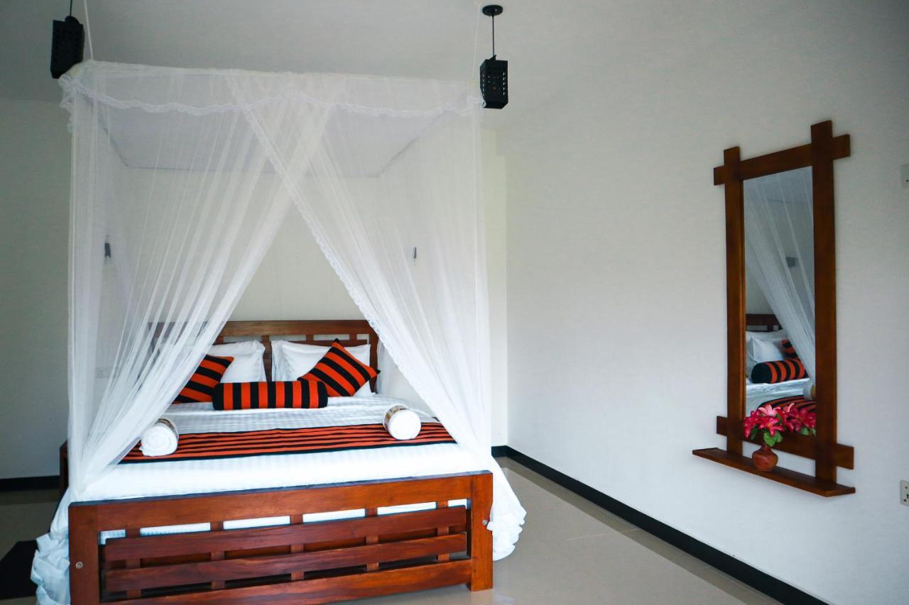 Duet Hearts Bed & Breakfast เอลลา ภายนอก รูปภาพ