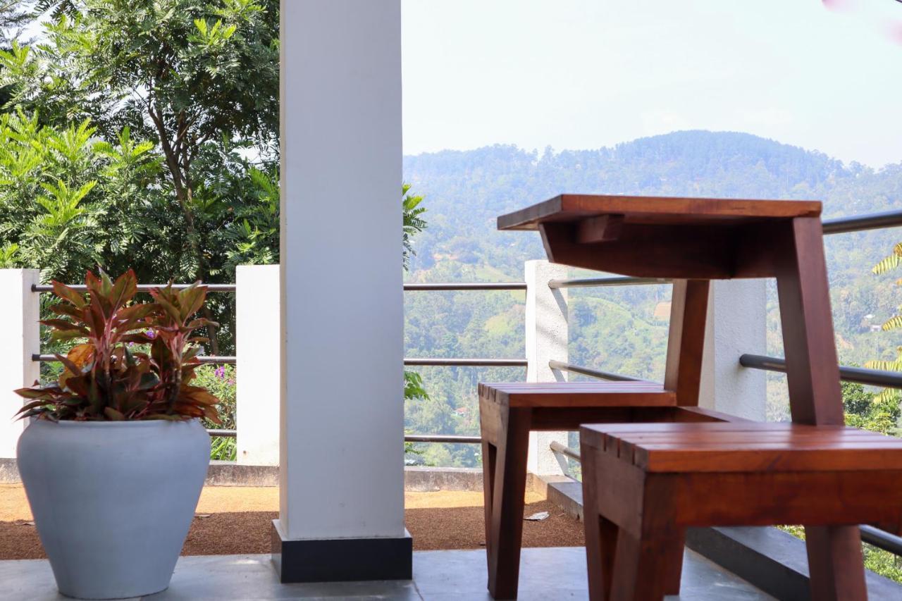Duet Hearts Bed & Breakfast เอลลา ภายนอก รูปภาพ