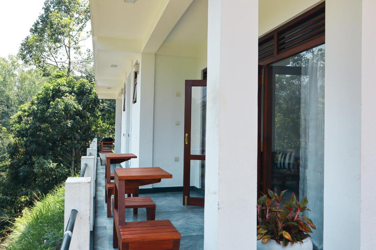 Duet Hearts Bed & Breakfast เอลลา ภายนอก รูปภาพ
